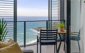 803 - Stylish Retreat - Ocean Views & Parking